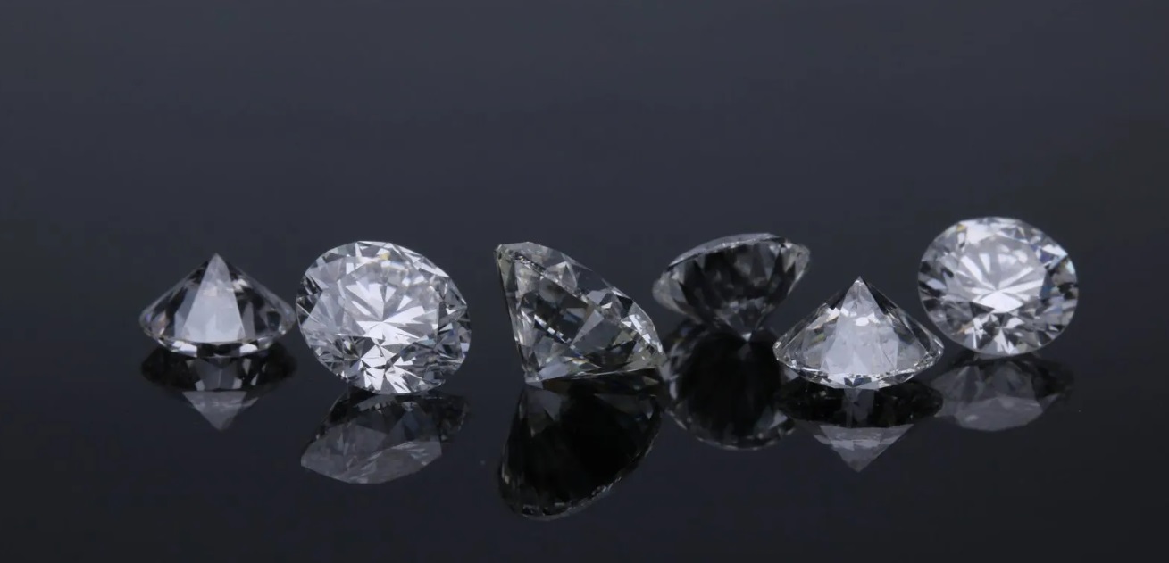 Синтетични диаманти срещу истински диаманти